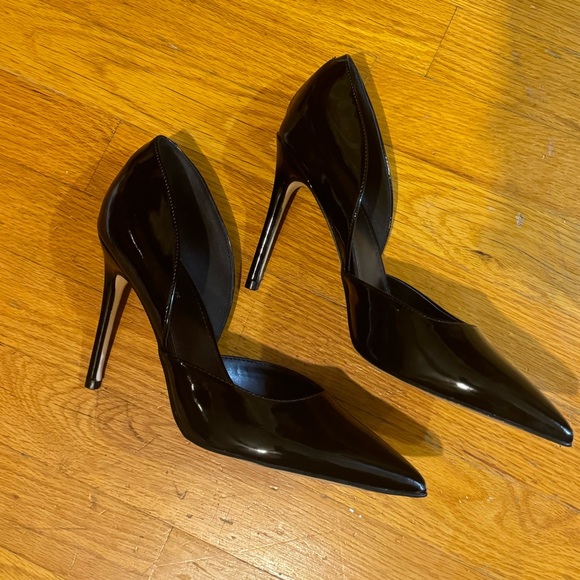 Marc Fisher Black Heels (comes with box)